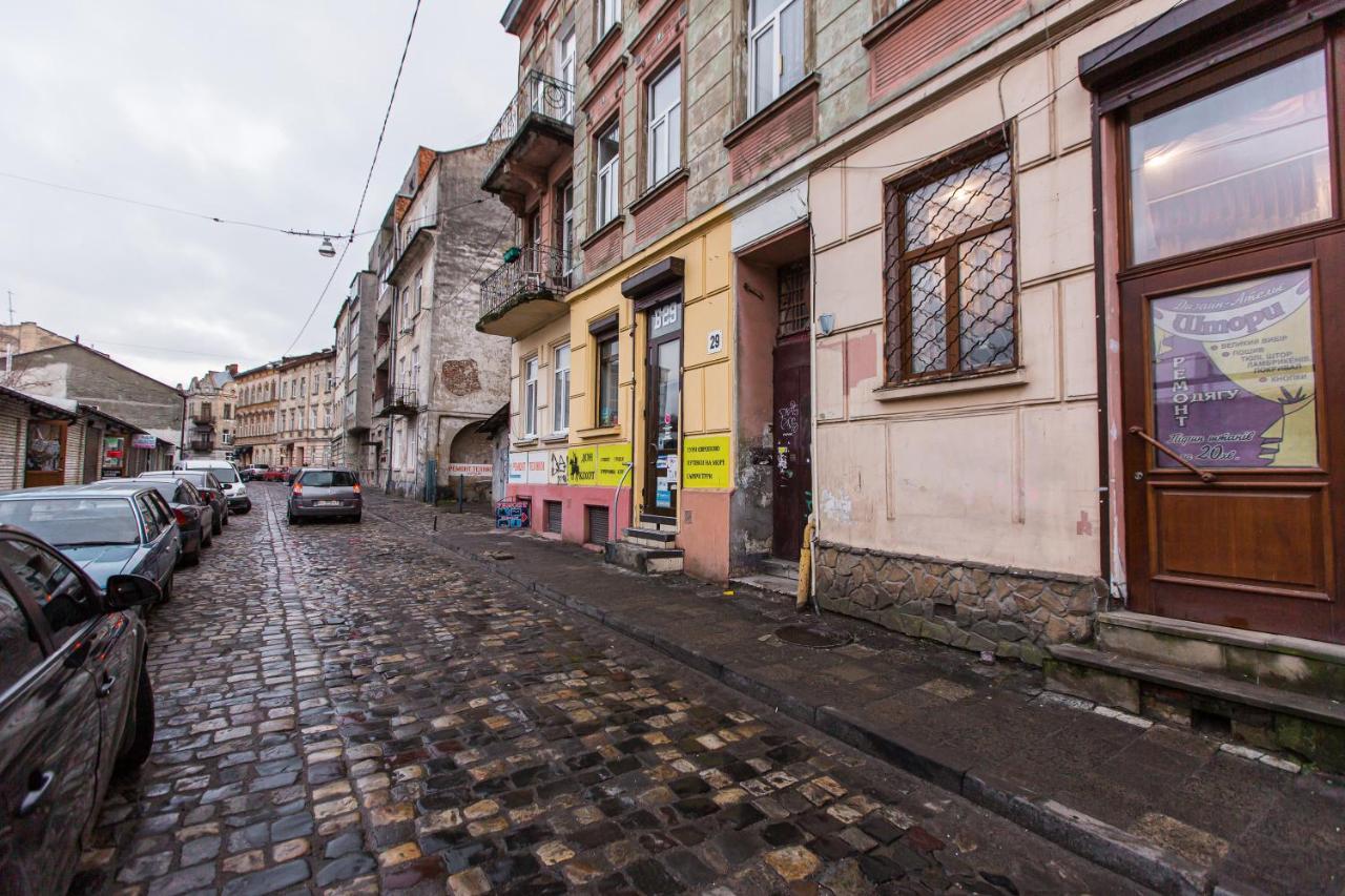 Квартира Подобово В Центрі На Вулиця Скорика 25 Колишня Чайковського Біля Філармонії Leópolis Exterior foto